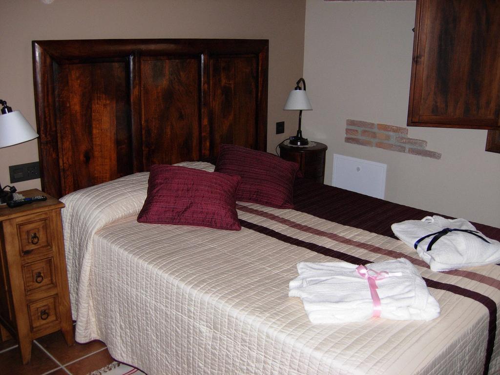 Hotel Rural El Horno De Aliaga Quarto foto